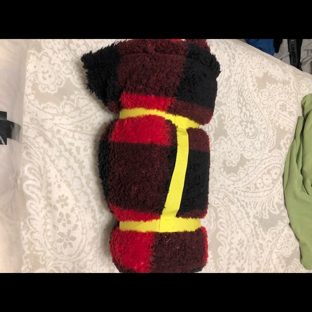 Black and red American Eagle blanket